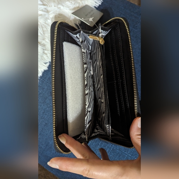 Brand New Black Marc New York Andrew Marc Wallet - Picture 2 of 3
